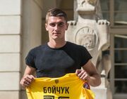 Акжайык просматривает украинского полузащитника Руха