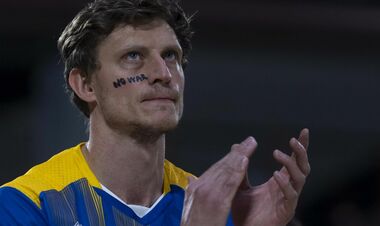 Лидер сборной Украины вышел на матч с цитатой про российский корабль