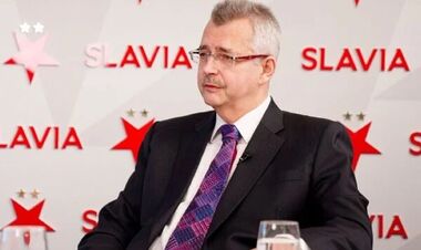 Шеф Славії: «Ми з першого дня на боці України, я сам усиновив сироту»
