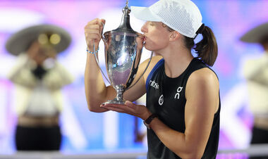 Свьонтек обійшла Соболенко, бунт у WTA, весілля Костюк і ганьба Медведєва