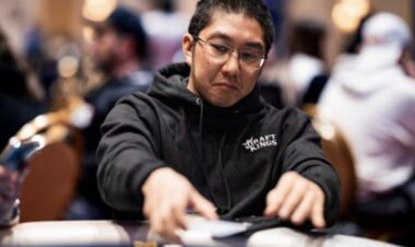 Чемпіон WSOP витратив перші гроші на 5 кг цукерок замість Ferrari